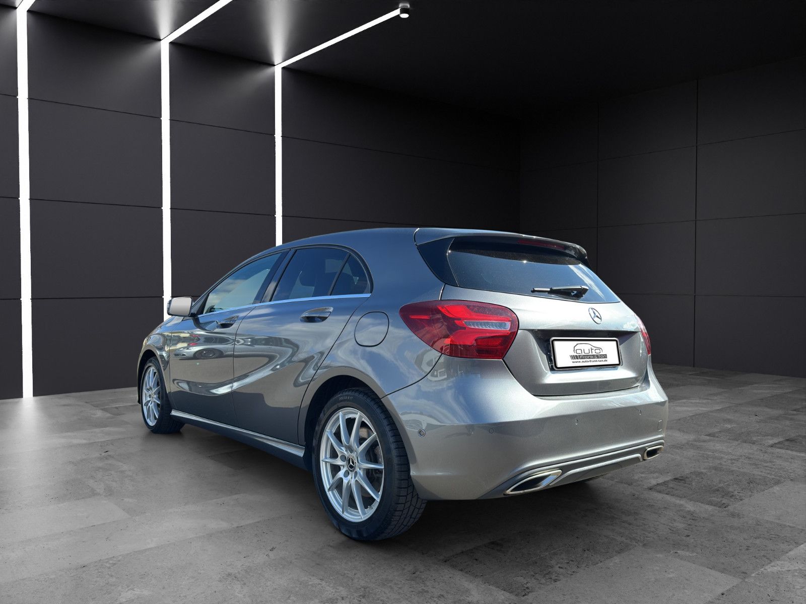 Fahrzeugabbildung Mercedes-Benz A 250*LED*Panorama*Navi*Cam*PDC*Sport*