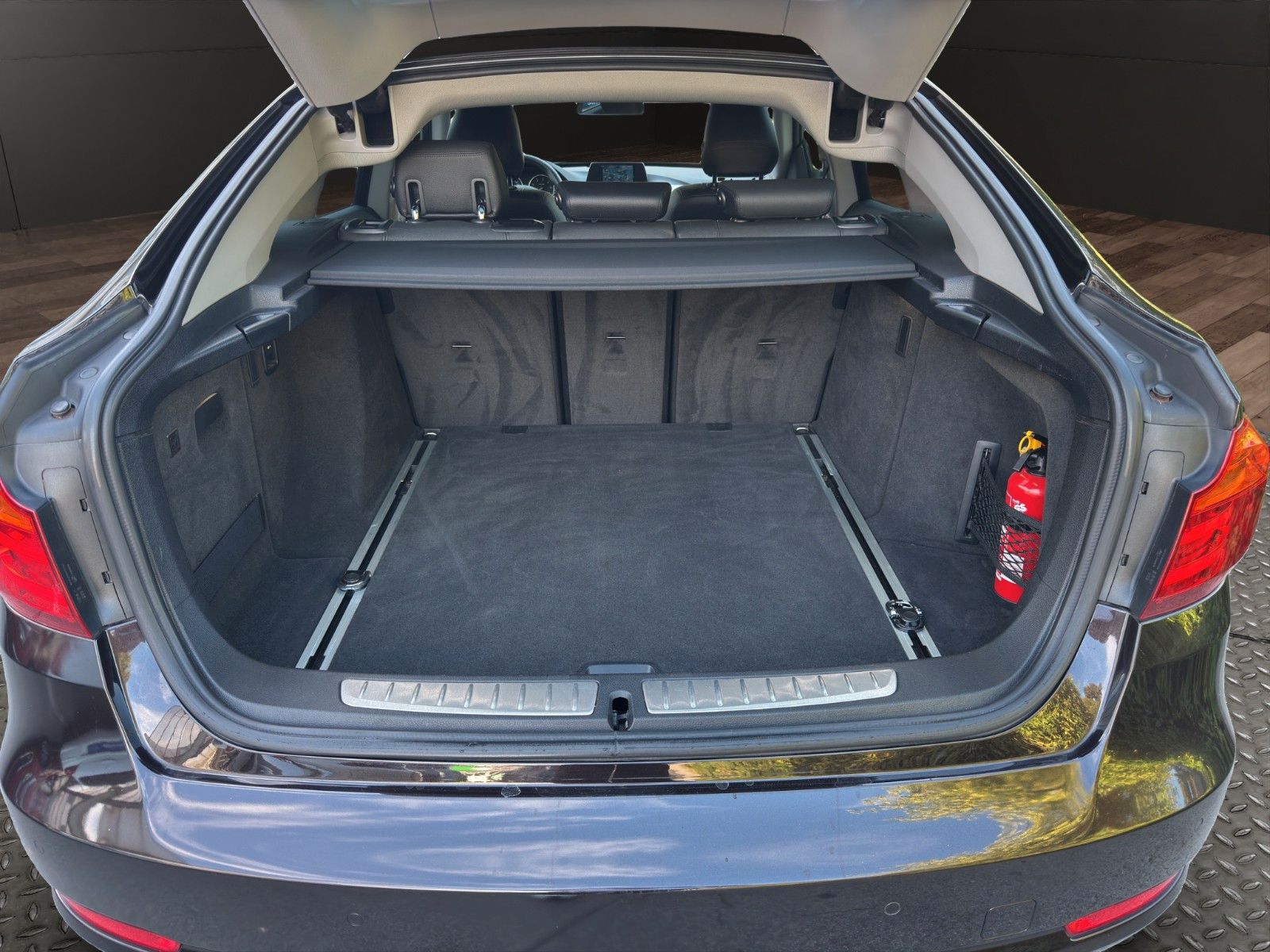Fahrzeugabbildung BMW 318 d Gran Turismo Automatik/Klimaaut./Leder+Shz