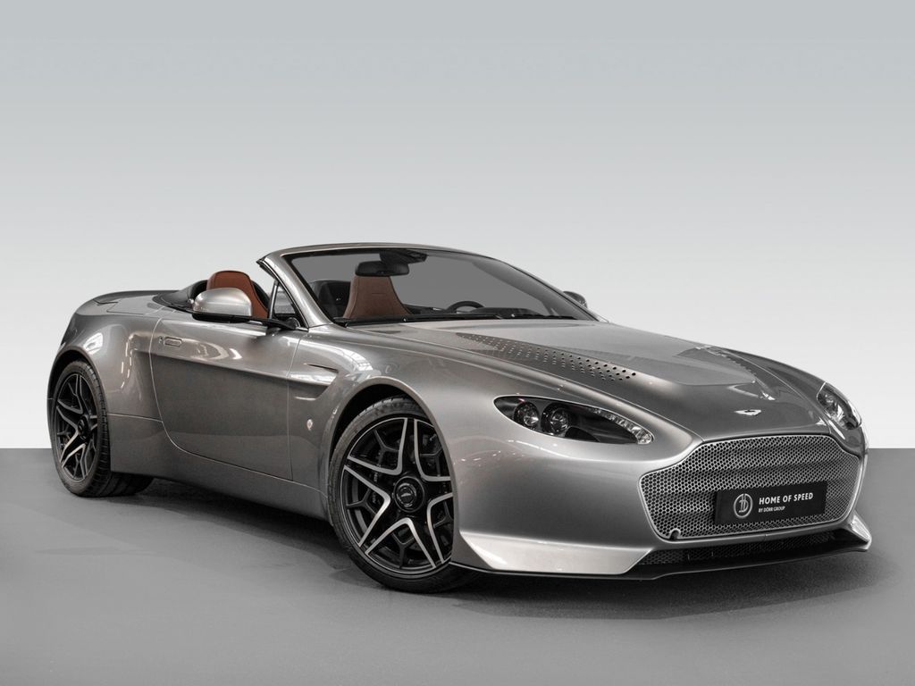 Image of Aston Martin V12 Vantage