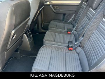 Volkswagen Touran - 11