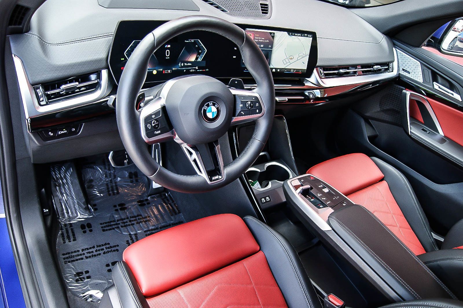 Fahrzeugabbildung BMW X2 20 i sDrive M Sport Pro IconicGlow Coral Rot