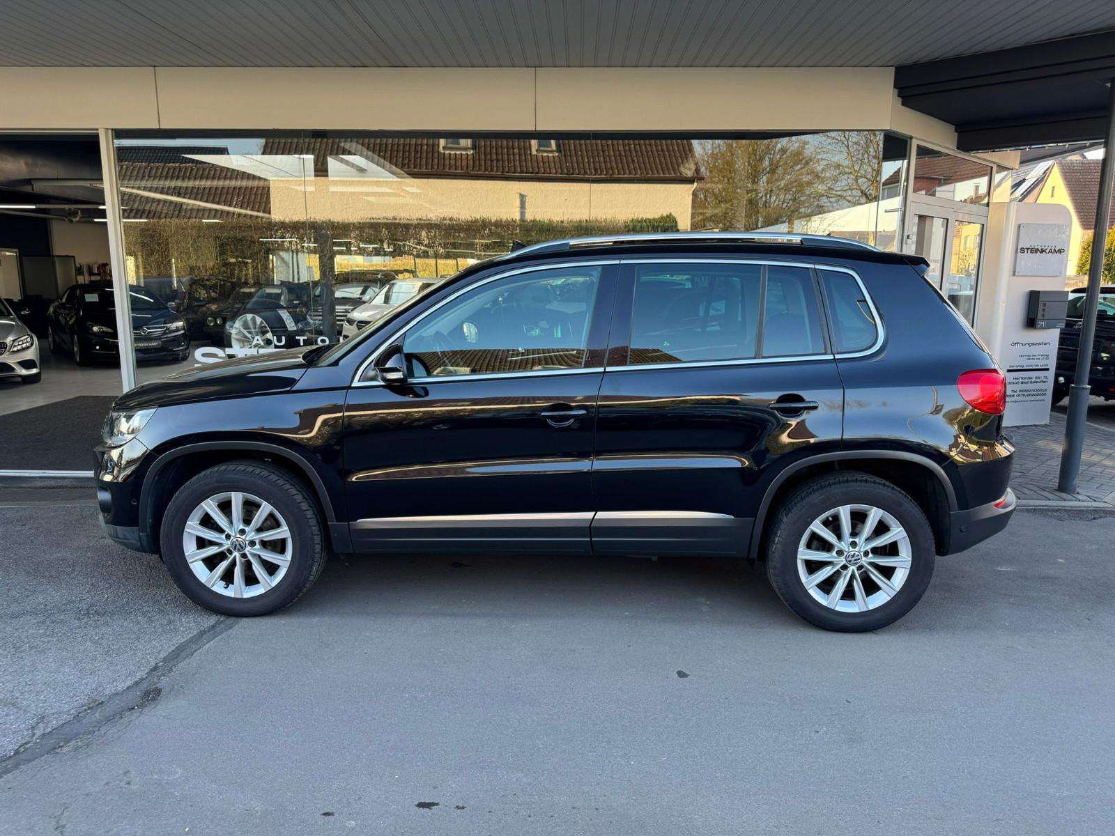 Volkswagen Tiguan Sport & Style BMT * PANORAMA * PDC * AHK