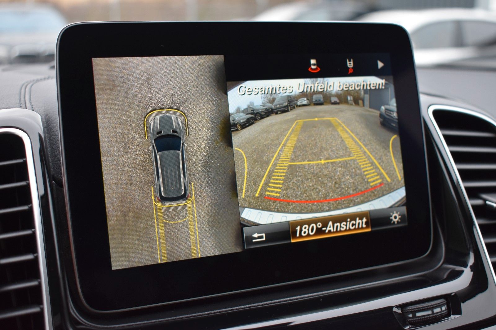 Fahrzeugabbildung Mercedes-Benz GLE 400 4Matic Distronic AHK 21* Keyless-go