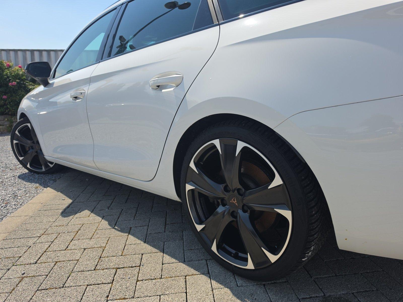 Cupra Leon Sportstourer 2.0 TSI DSG VZ NAVI LED ACC AH