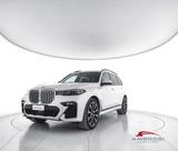 BMW X7 xDrive30d M-sport 7 Posti - weiße BMW X7