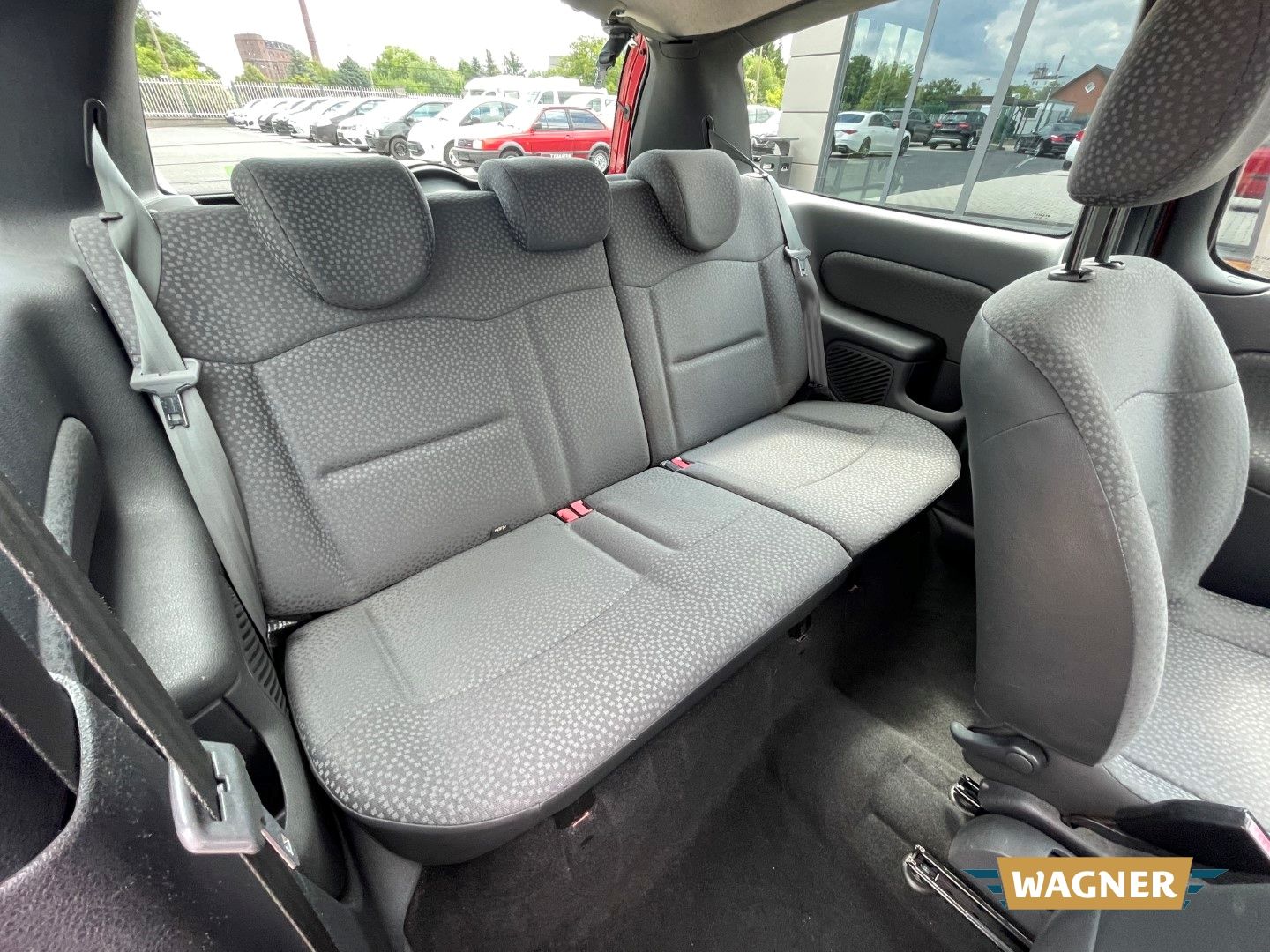 Fahrzeugabbildung Renault Clio II Campus Je t aime 1.2 HU/AU NEU