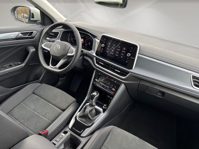 Fahrzeugabbildung Volkswagen T-Roc  1.5TSI DSG Style AHK+GJR+KAMERA+SHZ+NAVI+