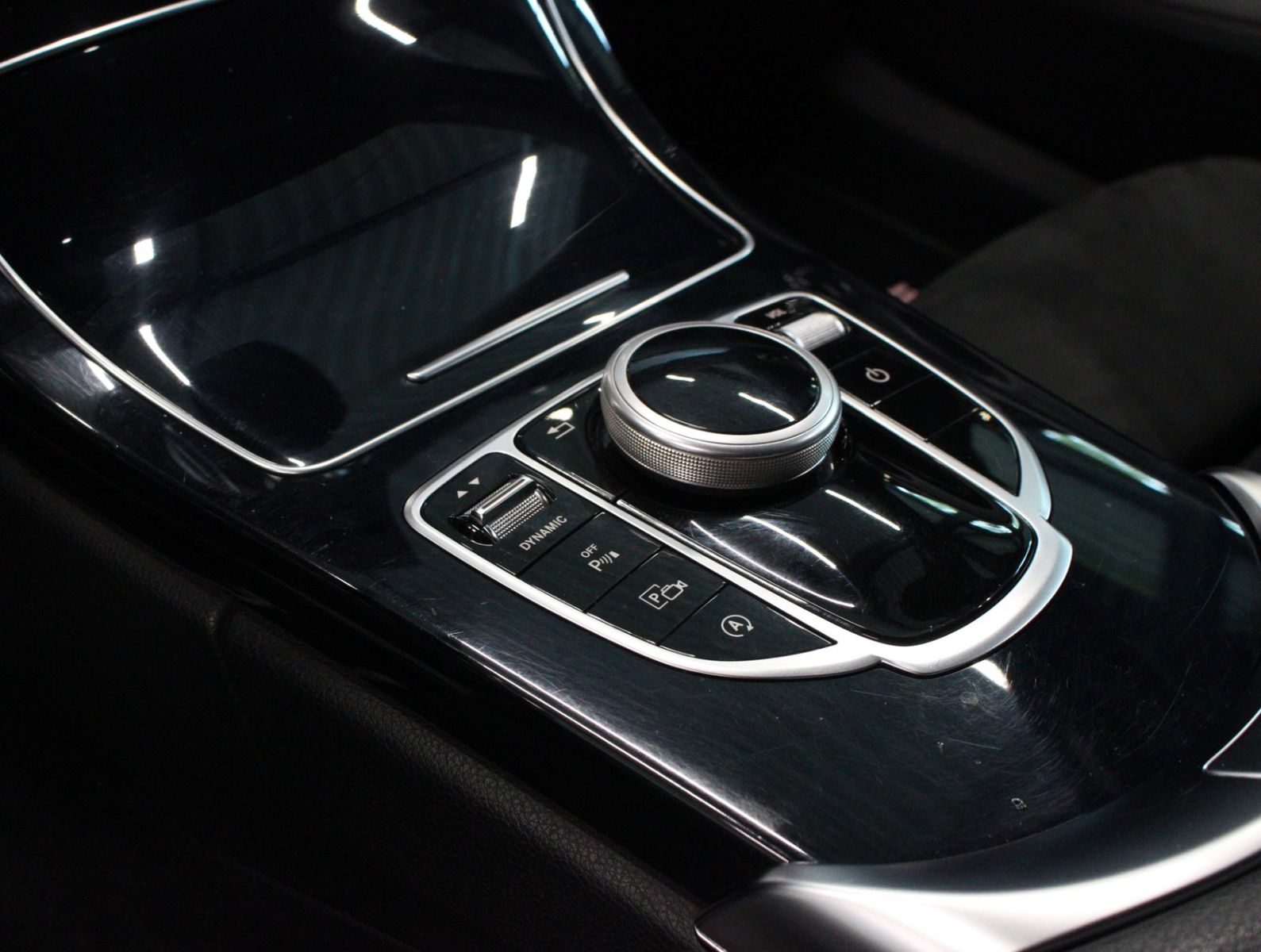 Fahrzeugabbildung Mercedes-Benz C 200 d AMG-Line*Kamera*Navi*2.Hand