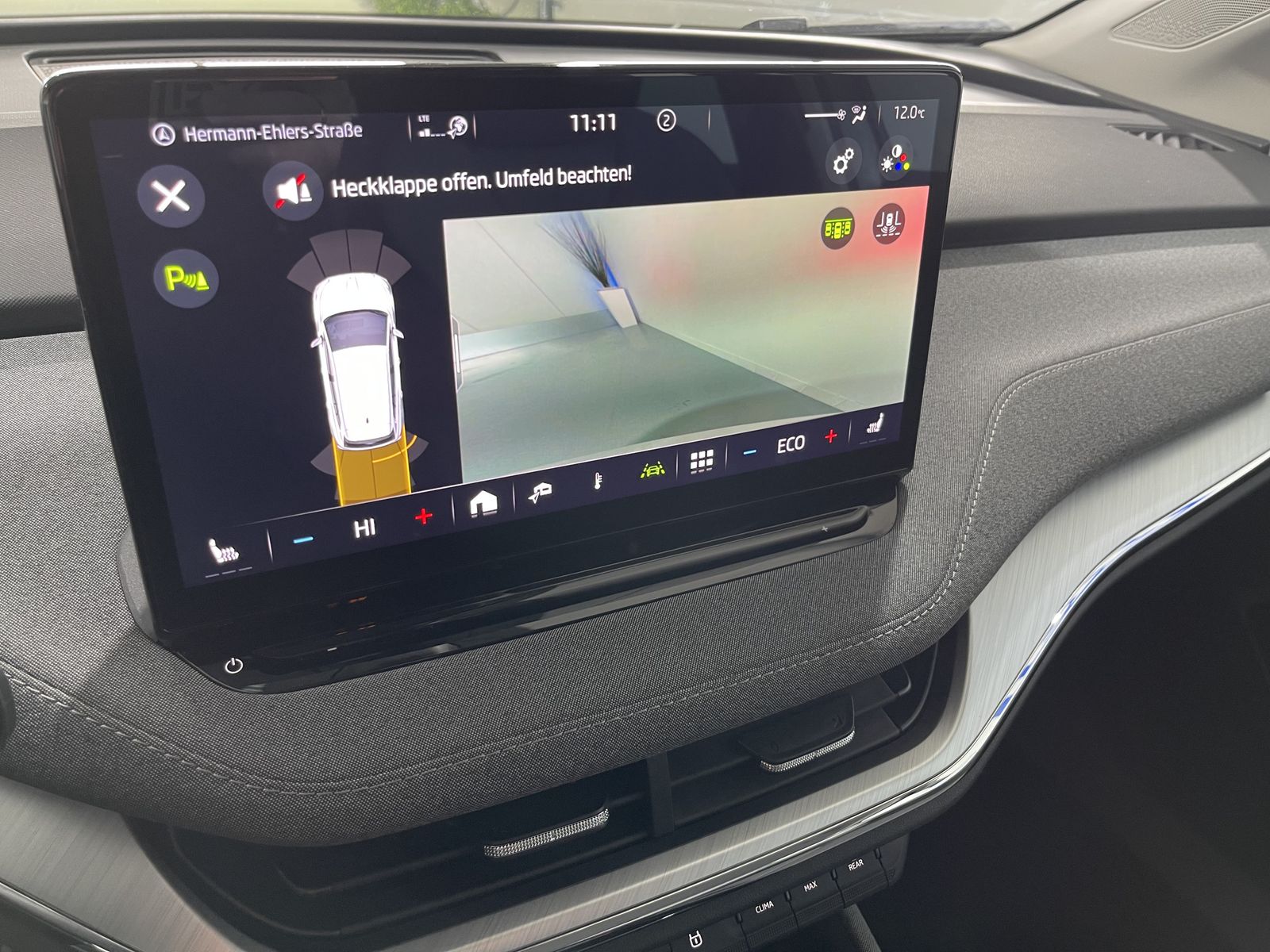 Fahrzeugabbildung SKODA Enyaq 60 Loft*LED*Cam*Spur*SHZ*Navi*