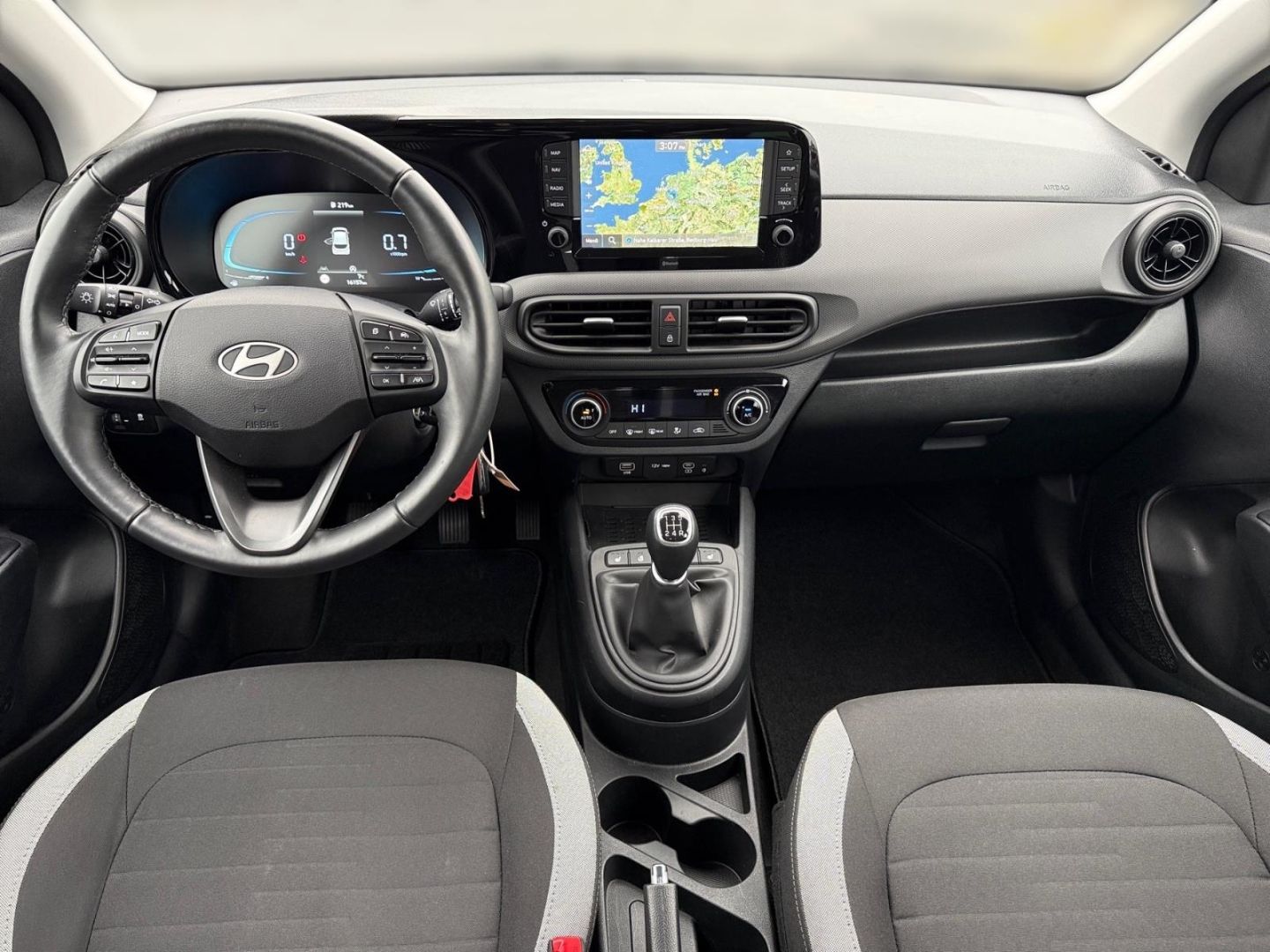 Fahrzeugabbildung Hyundai i10 Trend 1.0 PDC Klima Sitzheizung  HU/AU Neu