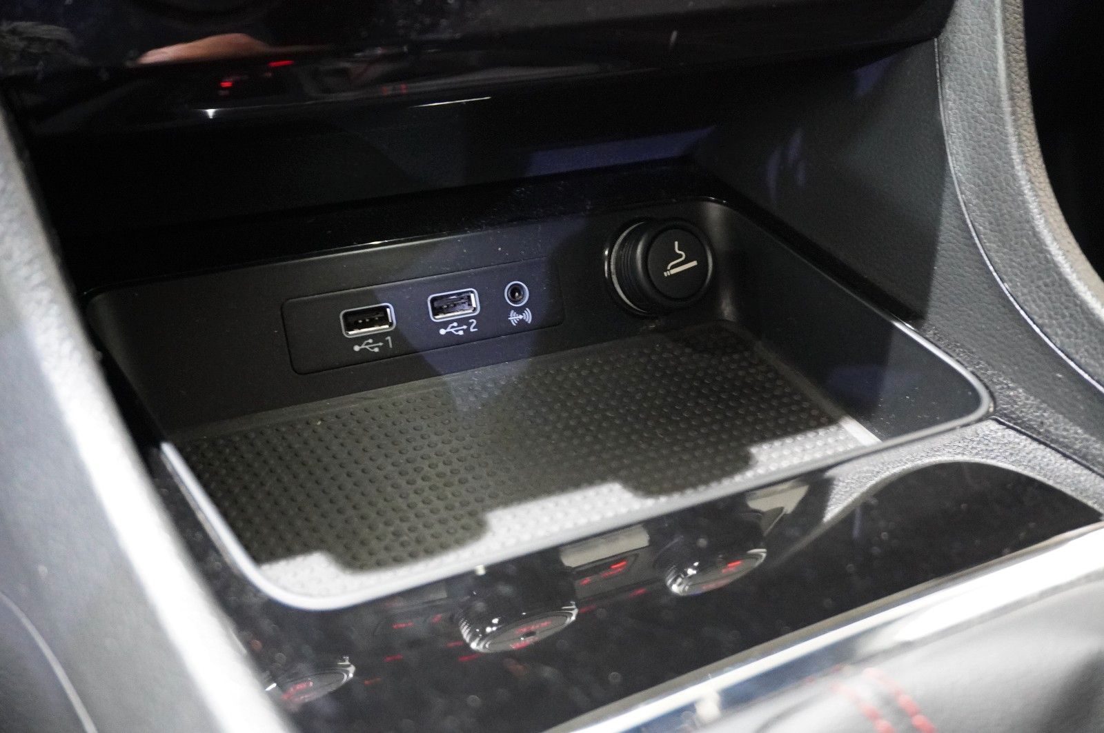 Fahrzeugabbildung SEAT Ateca 2.0 TDI FR SPORT DSG NAVI/LED/KAMERA/AHK