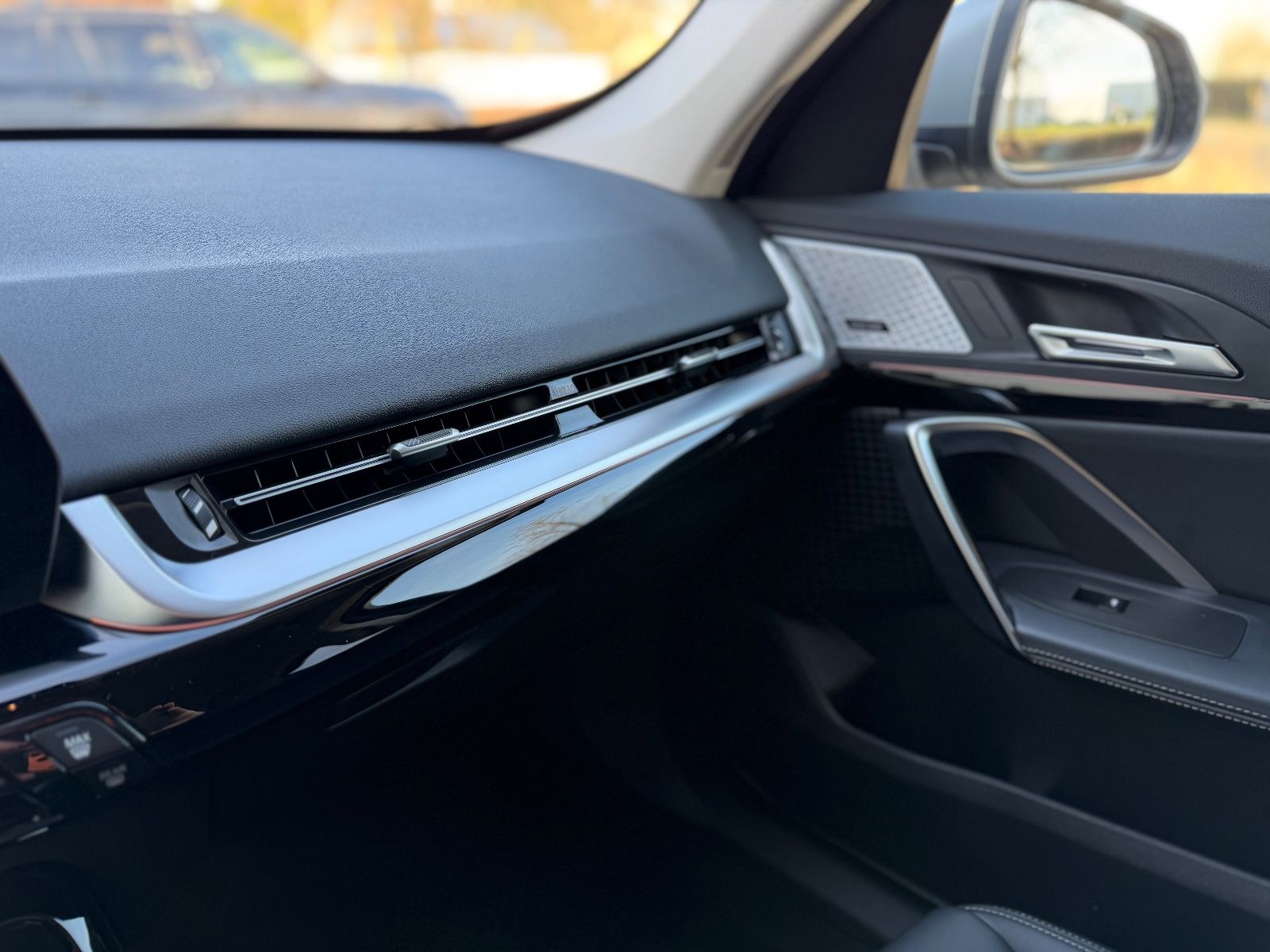 BMW X1 18d LED SPORT VOLLLEDER NAVI HARMAN foto 20