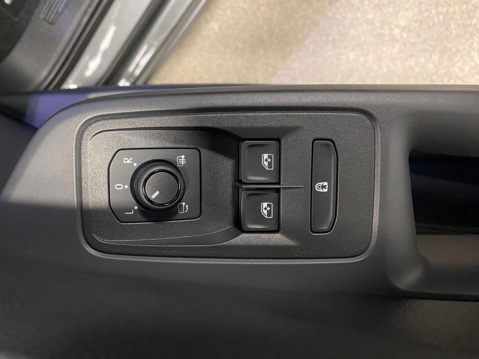 Fahrzeugabbildung Volkswagen Caddy 1.5 TSI Caddy+ACC+AHK+2x Schiebetür+1xHeck