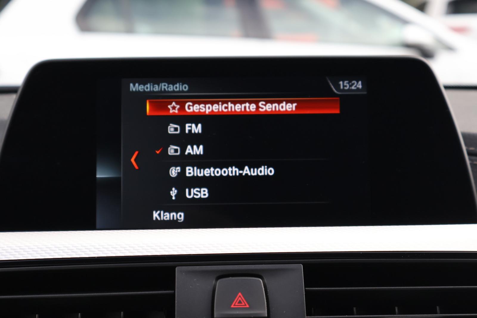 BMW 320i M Sport LED Navi Tempomat el. Heckklappe