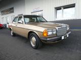 Mercedes-Benz 200 (W123), original 1. Hand - Mercedes-Benz W123