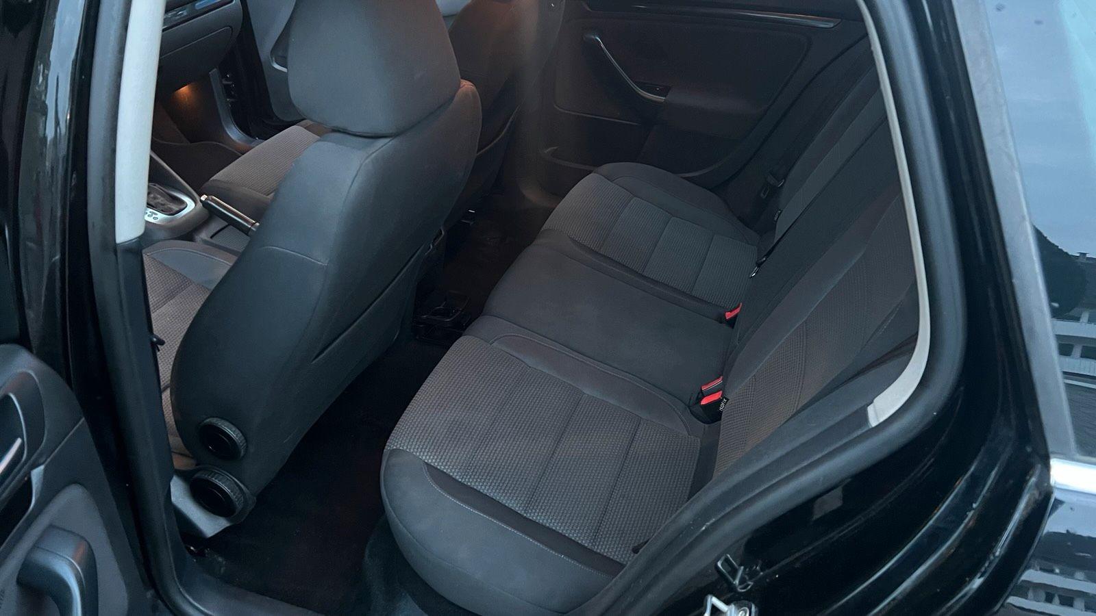Volkswagen Golf 2010 — photo 12