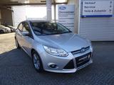Ford Focus 1.0 EcoBoost Trend Winterp. 2xKlima KlimaA - Ford Focus mit Benzin-Antrieb: Limousine, 2.0