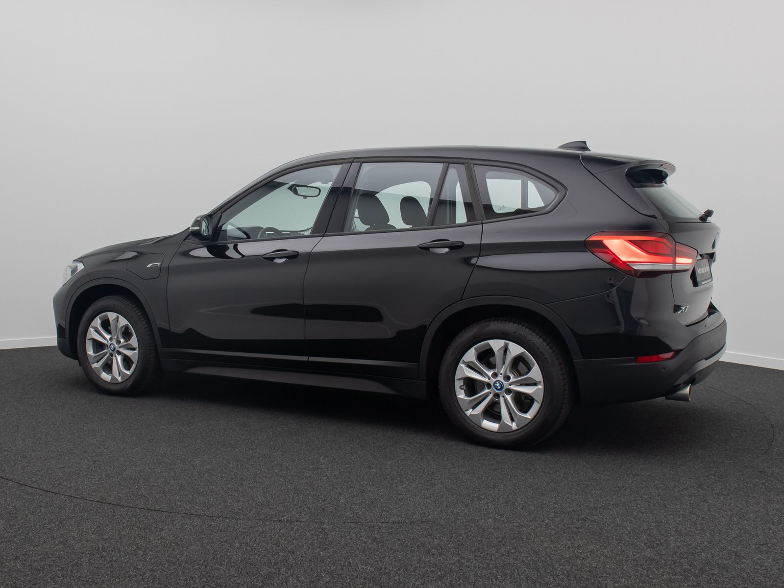 Fahrzeugabbildung BMW X1 xD25e GeschwindigReg DAB Kamera LED Panorama