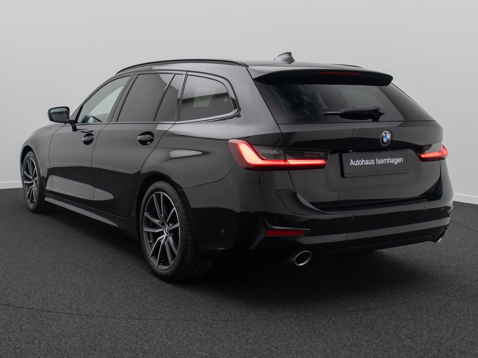 Fahrzeugabbildung BMW 320i Sport Line Stop&Go Kamera DAB Alarm Komfort