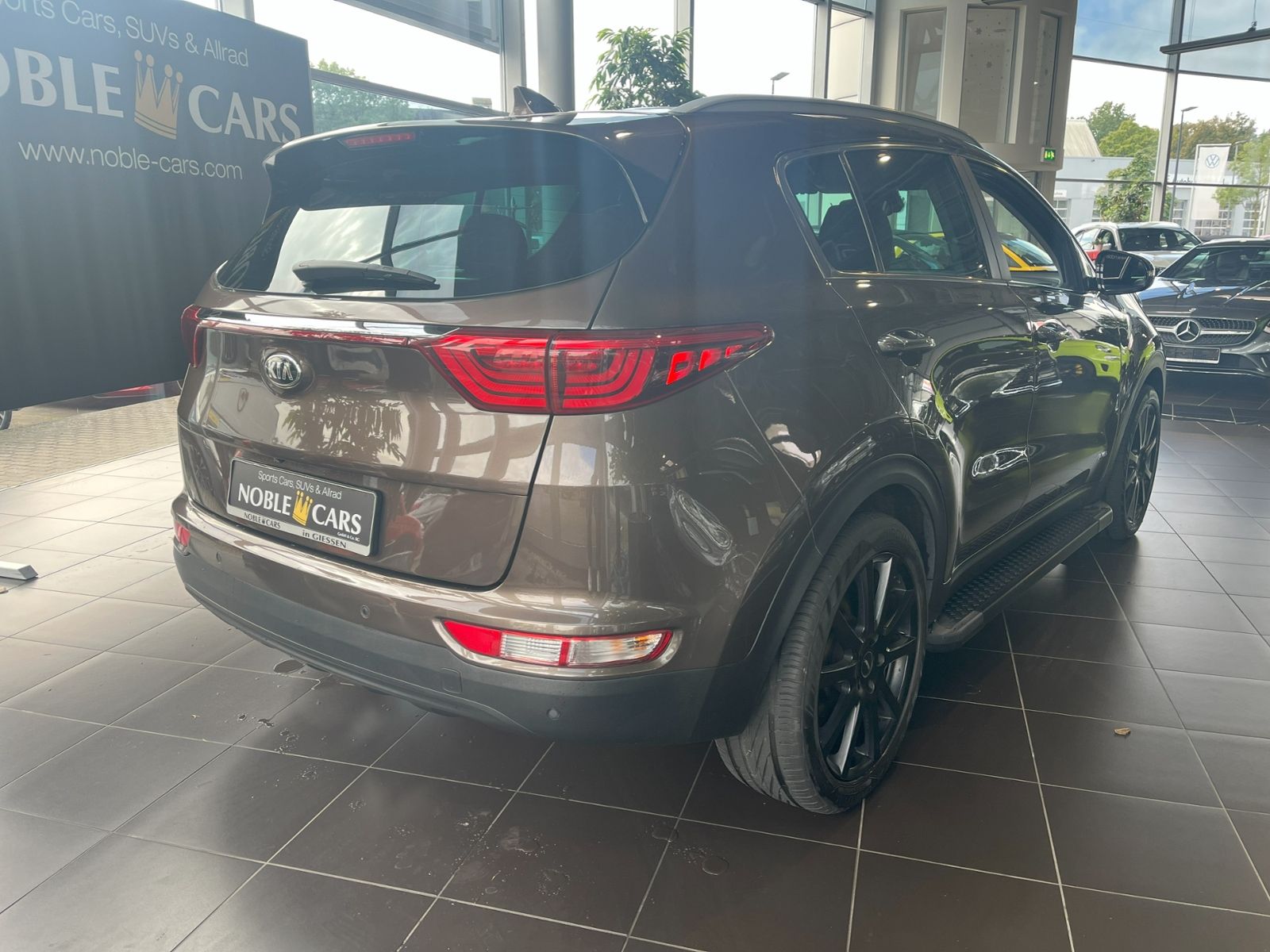 Fahrzeugabbildung Kia Sportage 2.0 CRDI AWD Spirit XEN NAV JBL 19"