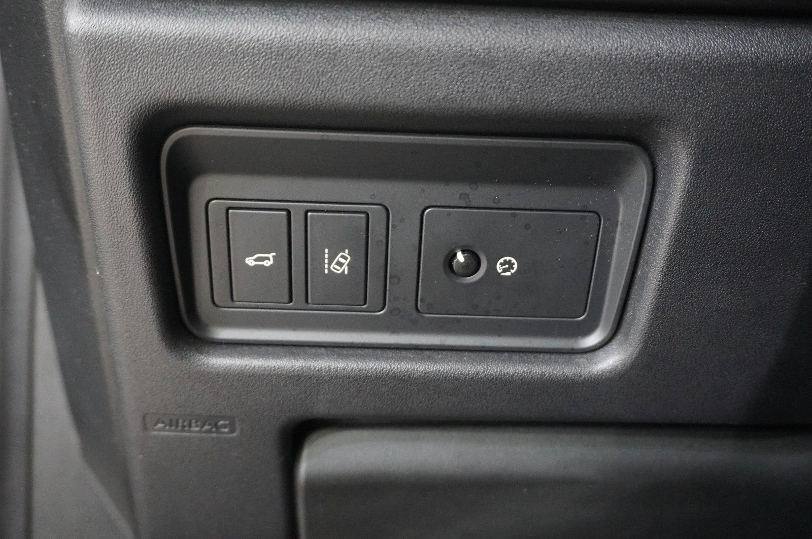 Fahrzeugabbildung Land Rover Discovery Sport 2.0D PURE NAVI/LED/SHZ/PDC/SPORT