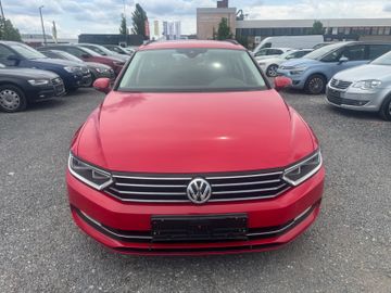 Volkswagen Passat - 1