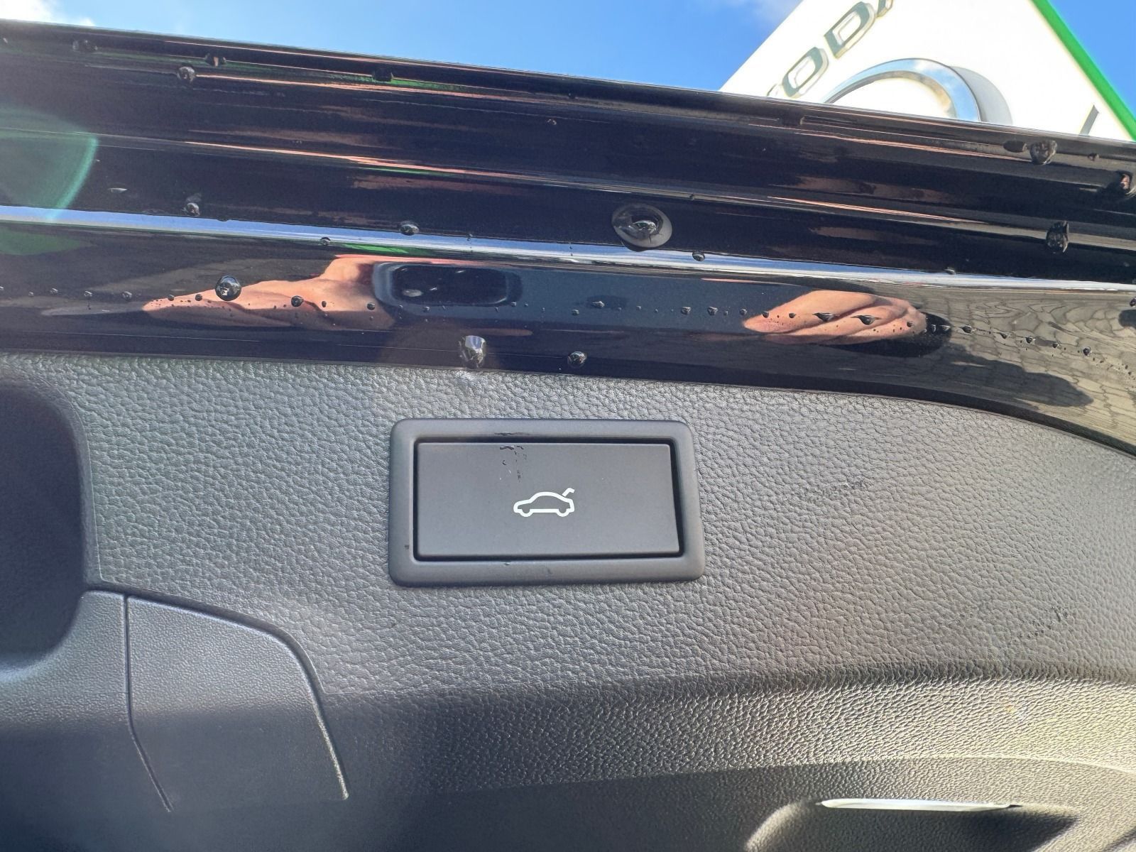 Fahrzeugabbildung SKODA Superb Combi 1.5 TSI*Massage*Head-Up*AHK*360°Cam