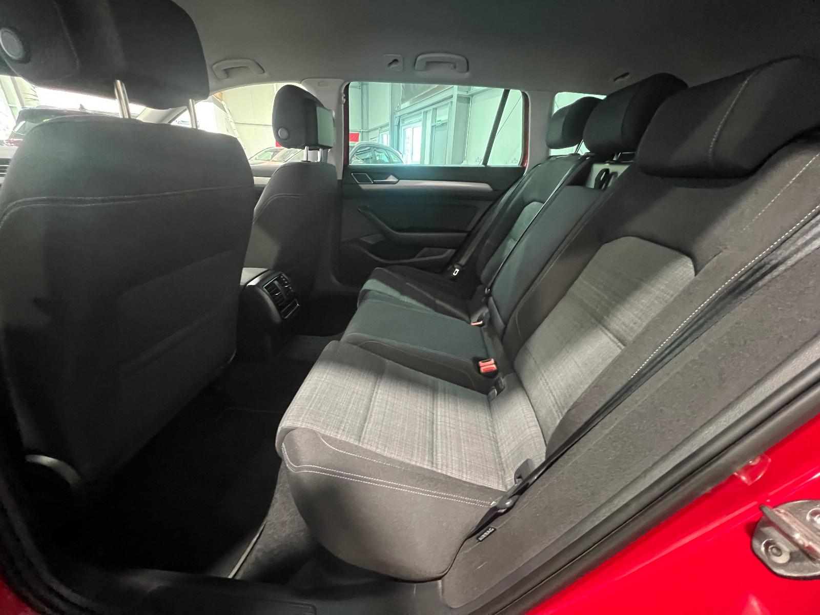 Volkswagen Passat 1.5 TSI Variant Automatik *Navi*LED*AHK*, миниатюра 17