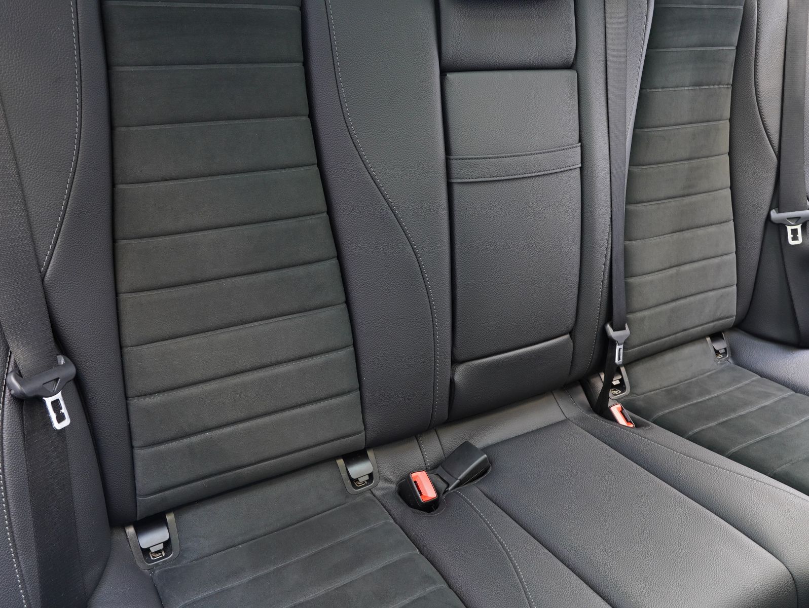 Fahrzeugabbildung Mercedes-Benz GLE 350 de 4Matic AMG-LINE NIGHT/PANO/360°/SOH