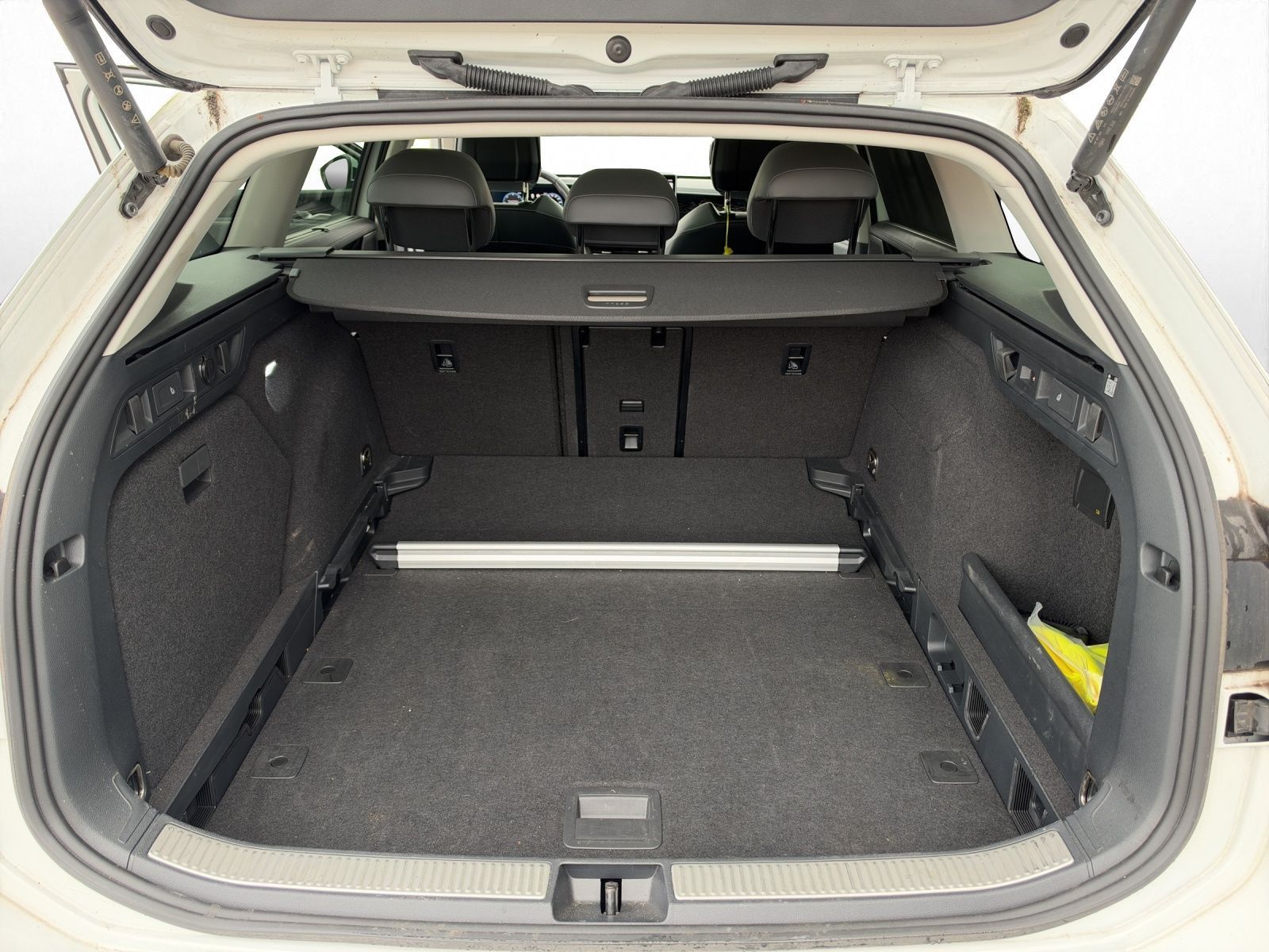 Volkswagen Passat Variant - Bild 14