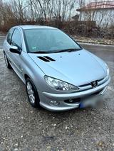 Peugeot 206 1.6 Benziner TÜV 07/2026 - gebrauchte Peugeot 206 aus dem Jahr 2007