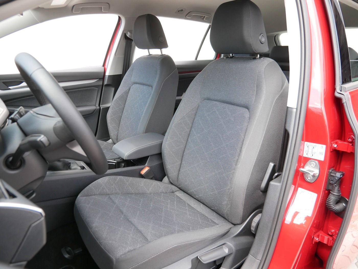 Fahrzeugabbildung Volkswagen Golf -VIII Variant 2.0 Life NEU42T ACC Standheiz