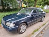 Mercedes-Benz 190 (202) - blaue Mercedes-Benz 190