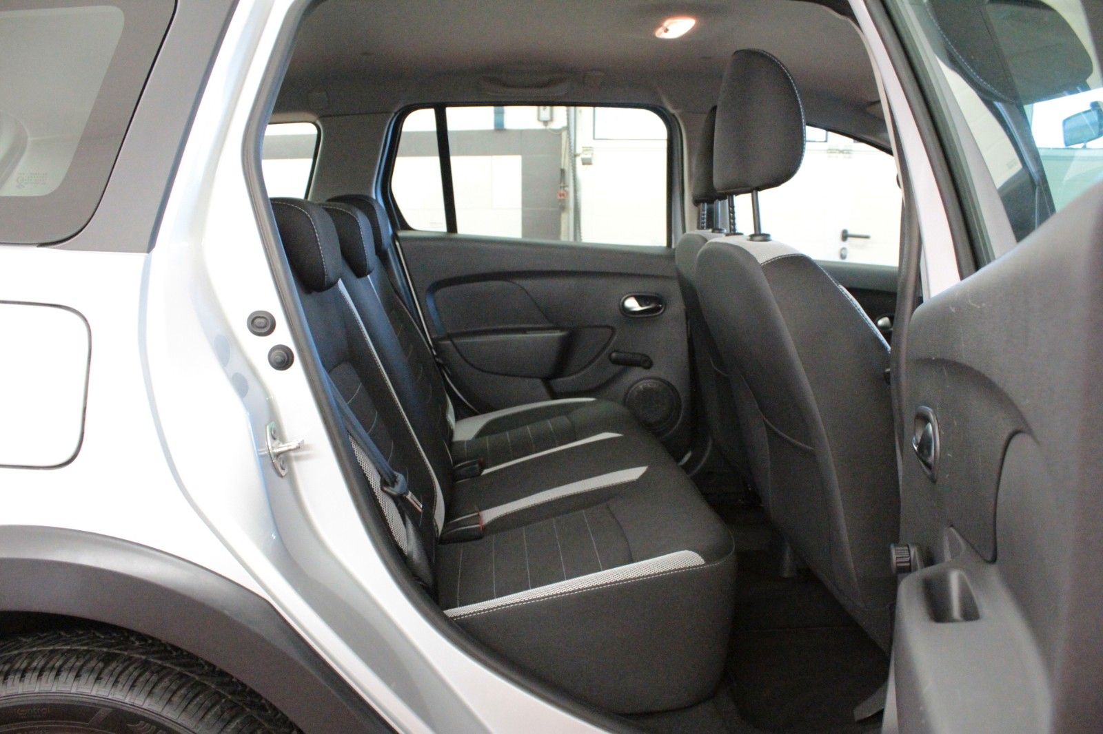 Fahrzeugabbildung Dacia Logan MCV TCe90 Stepway*Navi*Klima*
