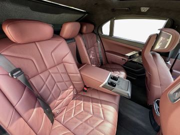 BMW 750 - 10
