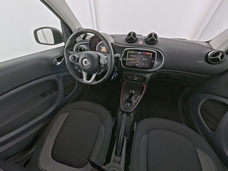Fahrzeugabbildung Smart smart EQ fortwo Exclusive*Pano*LED*Kamera*22kW*