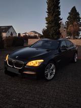 BMW 750i*M-SPORTPAKET*20ZOLL*KOMFORTSITZ* - BMW 750 aus 2010: 750i