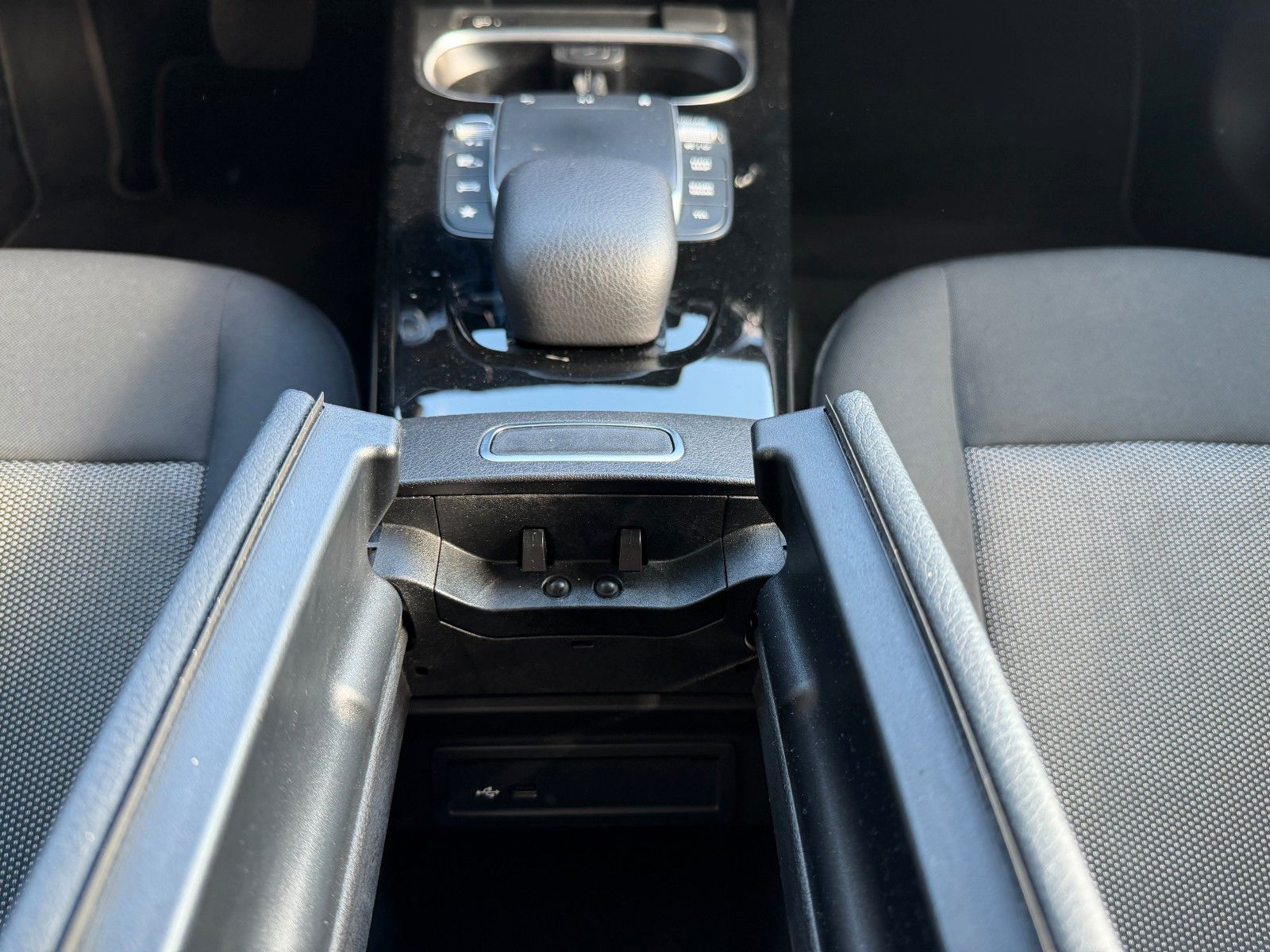 Fahrzeugabbildung Mercedes-Benz A 250e