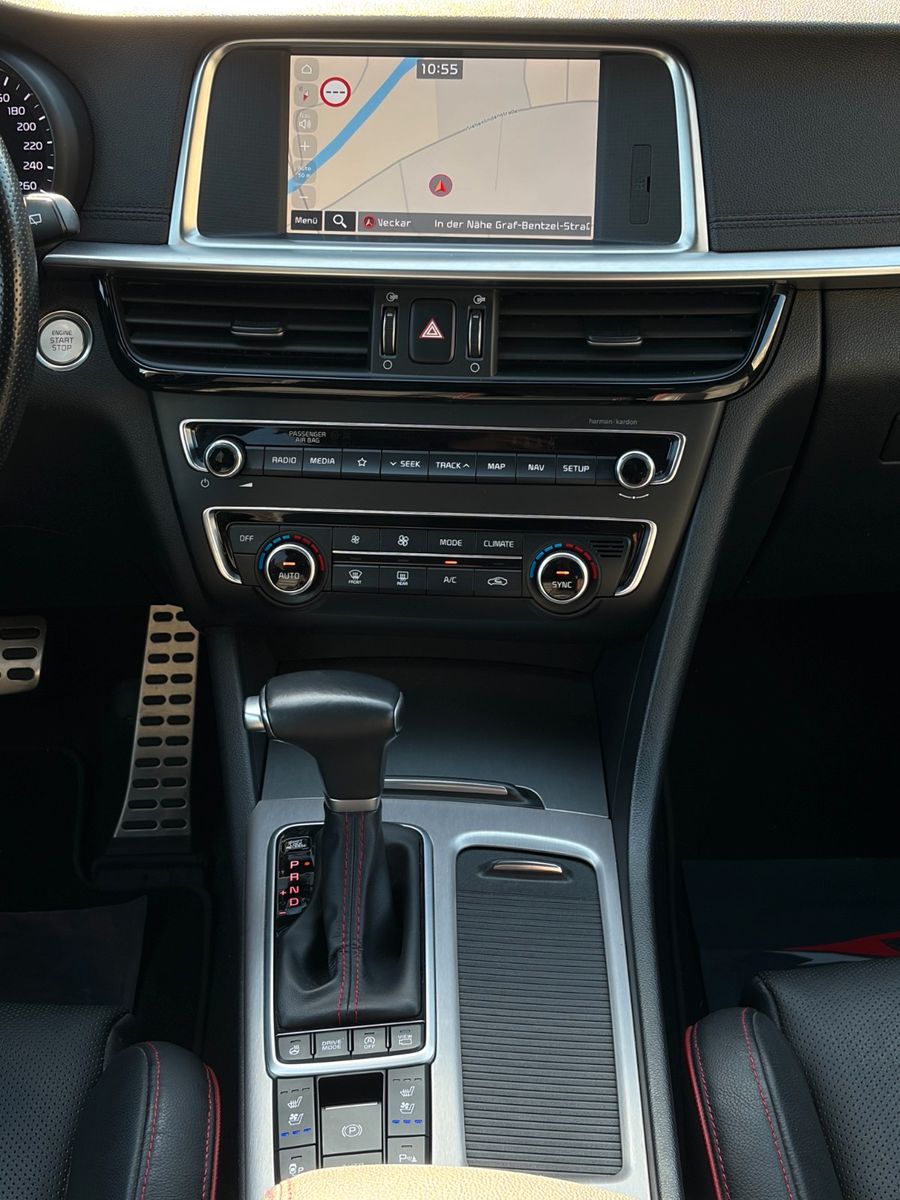 Fahrzeugabbildung Kia Optima SW 1,6 T-GDI DCT GT Pano H&K ACC SHZ LHZ