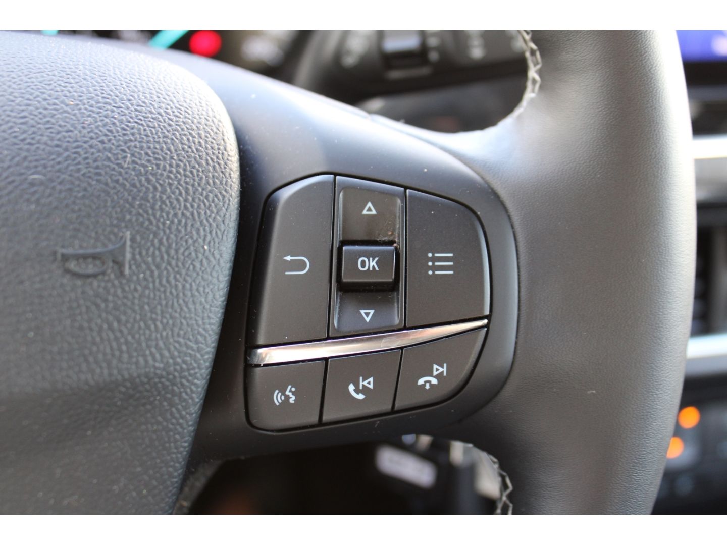FORD Puma Titanium 1.0 EcoBoost ACC LED Navi TWA RFK - Image 18