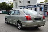 Toyota Avensis 1.8 Sol Liftback Klima - Toyota Avensis Sol mit Benzin-Antrieb