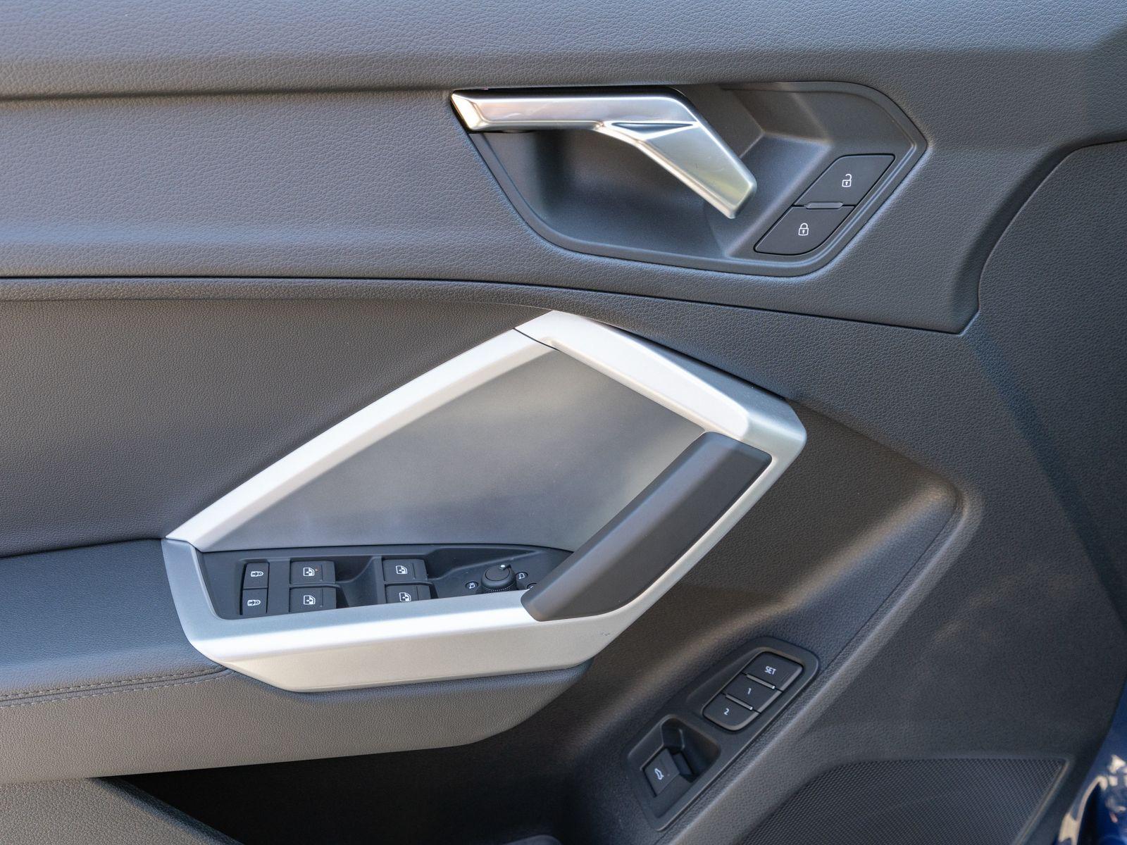 Audi Q3 SUV advanced 35 TFSI Stronic LED Navi RFK AHK, миниатюра 11