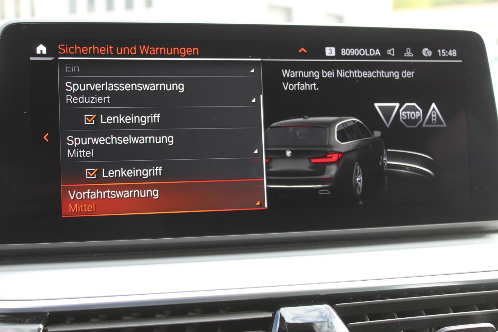 BMW 520d xDrive Tour. +HUD+Sportsitz+MEMORY+DAB+ACC+