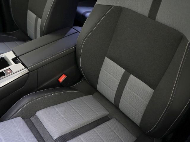 Grandland B GS HYBRID eDCT+NAVI+ACC+KEYLESS+MATR