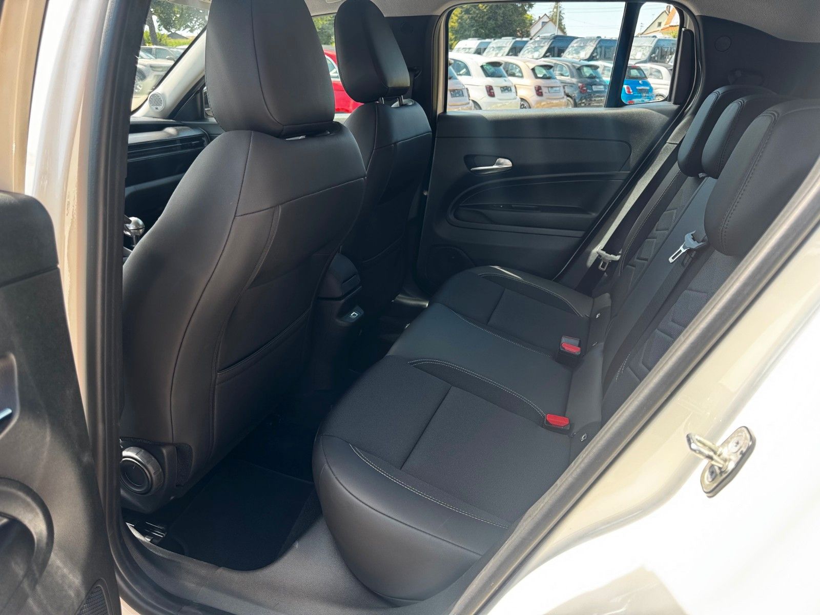 Fahrzeugabbildung Jeep Avenger 1.2 Altitude Navi Kamera El. Heckklappe
