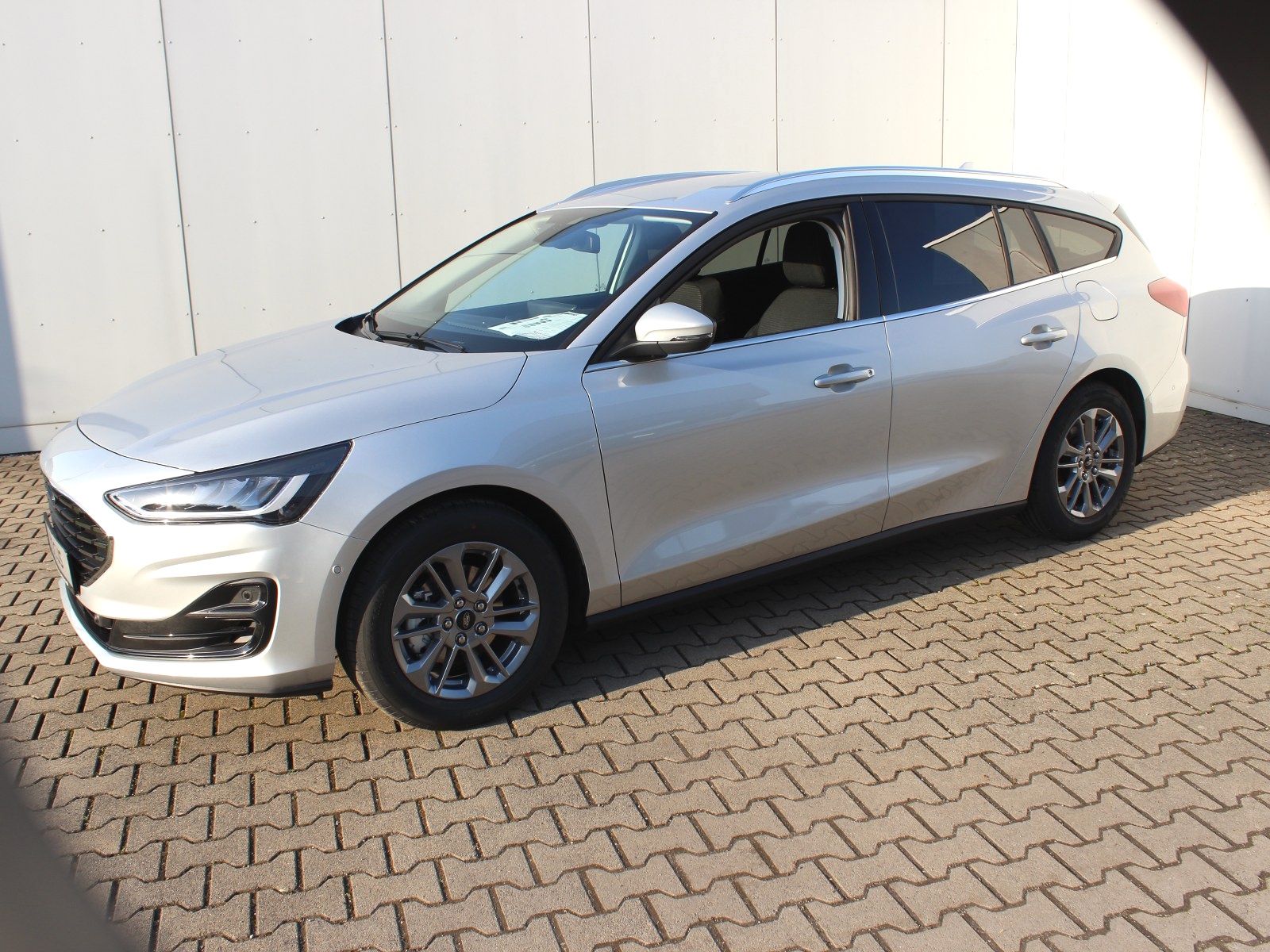 Fahrzeugabbildung Ford Focus Titanium X 1,0 EcoBoost MildHybrid