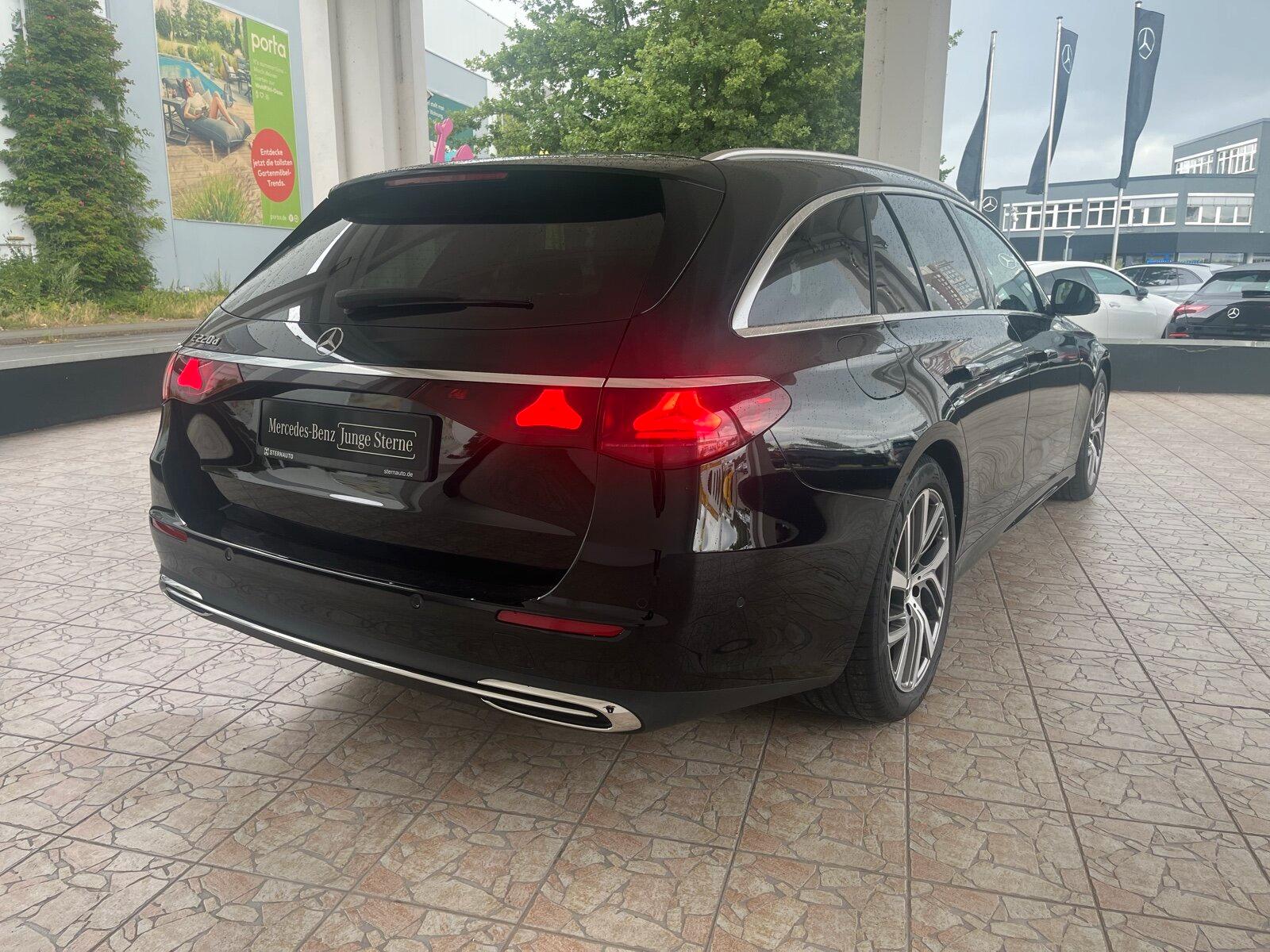 Mercedes-Benz E 220 d T AVANTGARDE/Distronic/Memory/Kamera/AHK