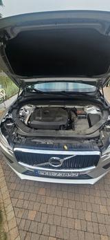 Volvo XC60 T6 AWD Momentum Geartronic Momentum - silberne Volvo XC60