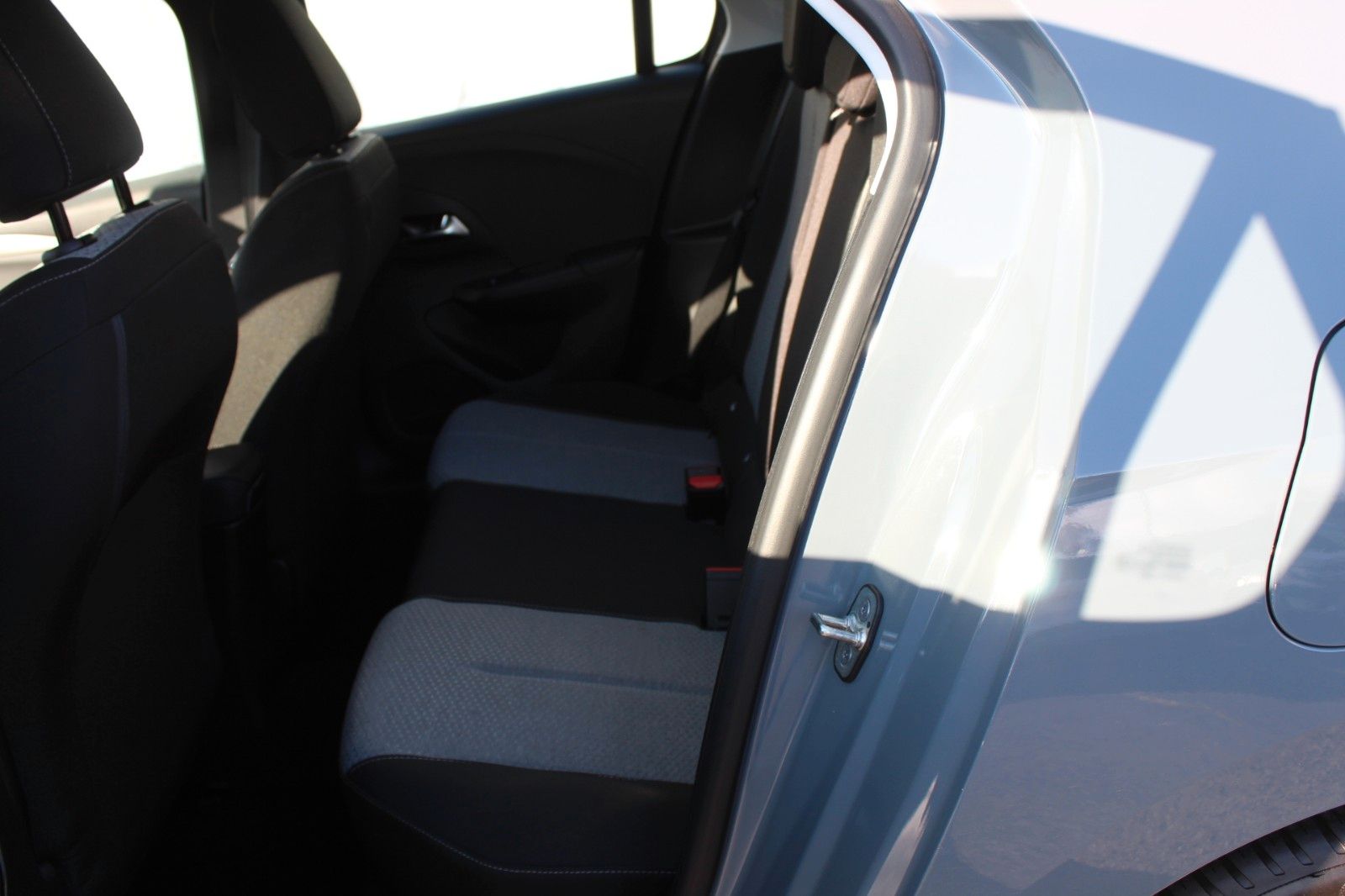 Fahrzeugabbildung Opel Corsa Edition Allw.*Sitzh.*PDC*DAB