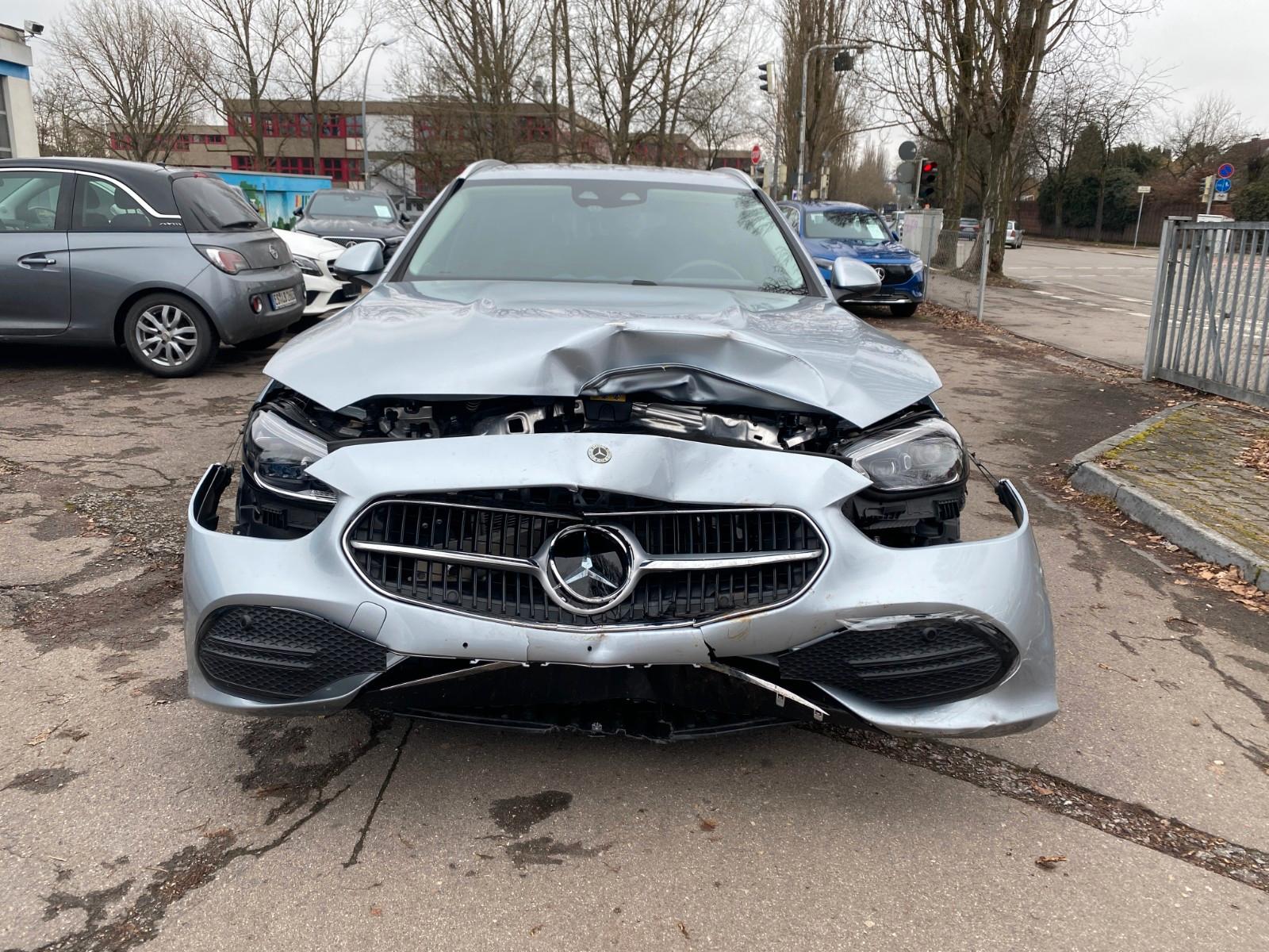 Mercedes-Benz C 300 T e *AvaAdv+/Distr+/DigiLight/HuD/AHK/360°